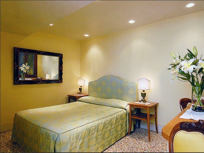 Hotel San Zulian Venice Ngoại thất bức ảnh